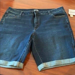 Amazon Bermuda shorts size 16